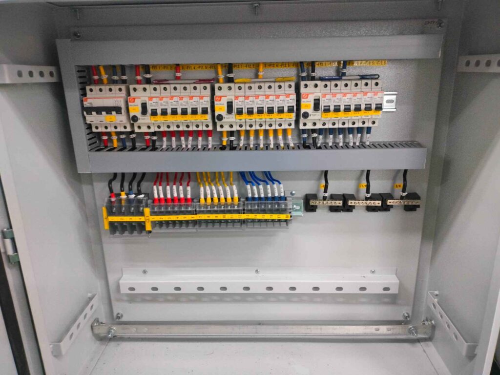 distribution board vs switchboard